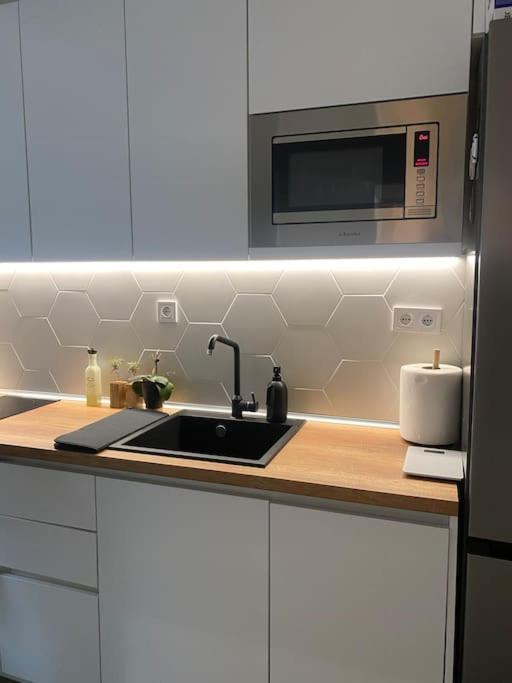 New Luxury Furnished Apartment - Beach, Varna Center & Fast Wi-Fi Εξωτερικό φωτογραφία