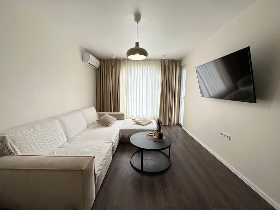 New Luxury Furnished Apartment - Beach, Varna Center & Fast Wi-Fi Εξωτερικό φωτογραφία
