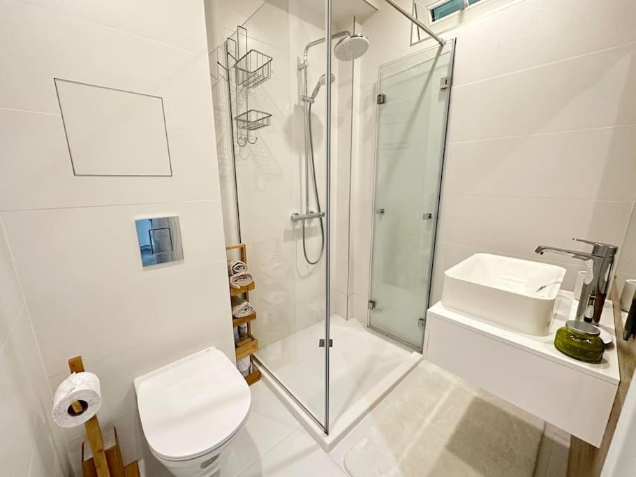New Luxury Furnished Apartment - Beach, Varna Center & Fast Wi-Fi Εξωτερικό φωτογραφία