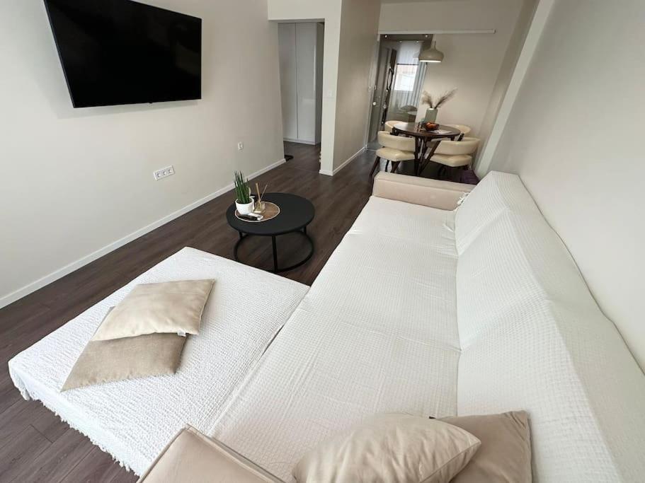 New Luxury Furnished Apartment - Beach, Varna Center & Fast Wi-Fi Εξωτερικό φωτογραφία