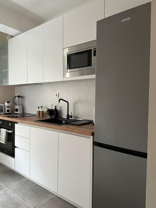 New Luxury Furnished Apartment - Beach, Varna Center & Fast Wi-Fi Εξωτερικό φωτογραφία